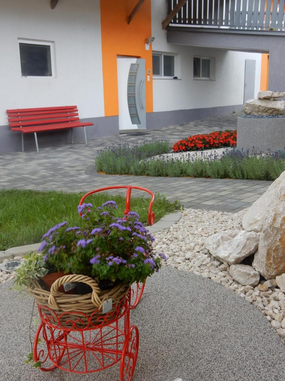 Fruehstueckspension Lach Bed and Breakfast Eberndorf Εξωτερικό φωτογραφία