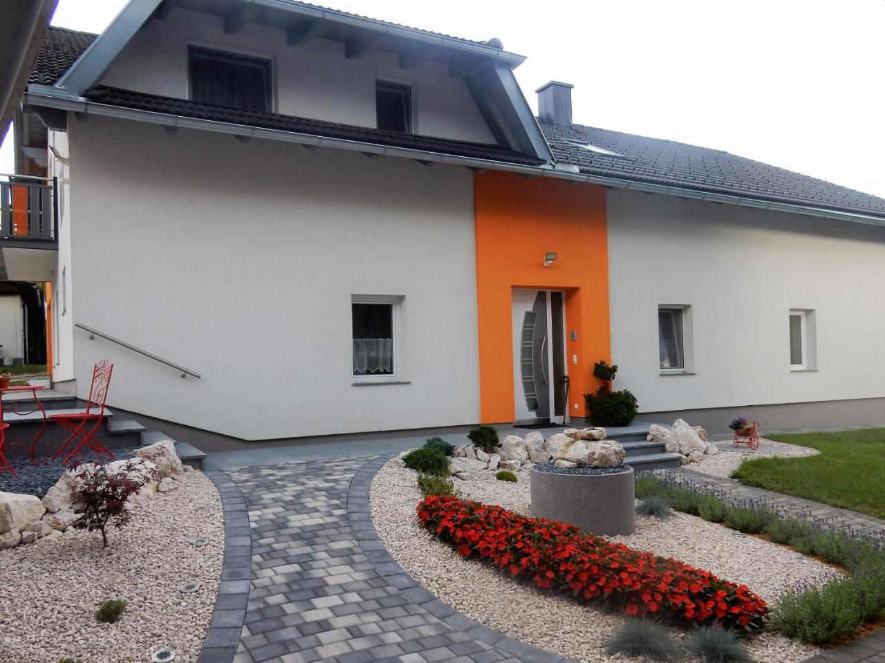 Fruehstueckspension Lach Bed and Breakfast Eberndorf Εξωτερικό φωτογραφία